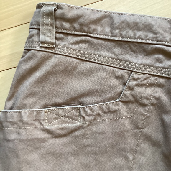 MOUNTAIN KHAKIS Alpine tan men’s shorts size 40 - Picture 5 of 7